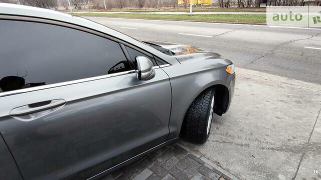 Серый Форд Фьюжн, объемом двигателя 2.5 л и пробегом 198 тыс. км за 11500 $, фото 3 на Automoto.ua