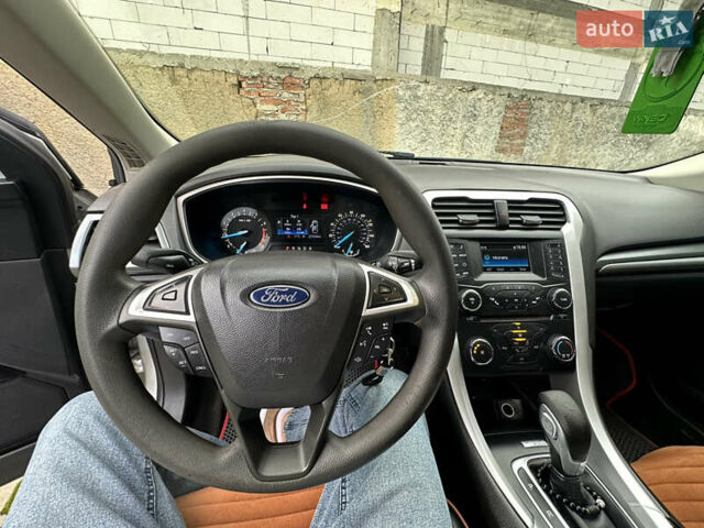 Серый Форд Фьюжн, объемом двигателя 2.5 л и пробегом 227 тыс. км за 8800 $, фото 2 на Automoto.ua