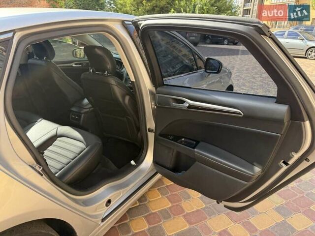 Сірий Форд Фьюжен, об'ємом двигуна 2 л та пробігом 152 тис. км за 11499 $, фото 49 на Automoto.ua