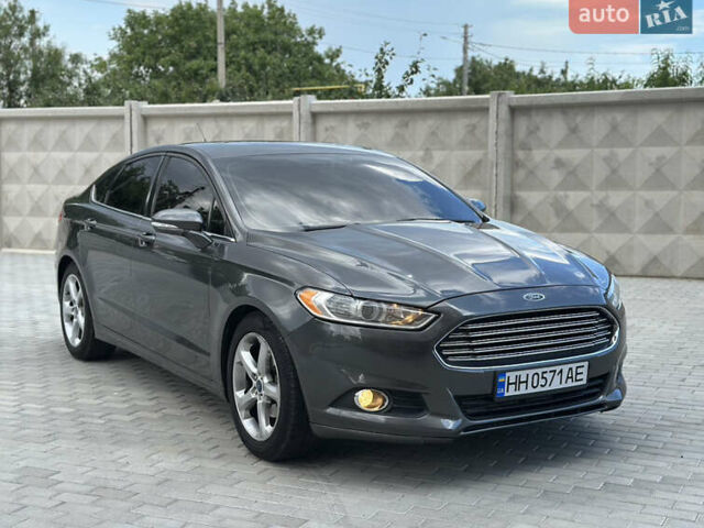 Сірий Форд Фьюжен, об'ємом двигуна 2 л та пробігом 160 тис. км за 9000 $, фото 3 на Automoto.ua