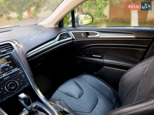 Сірий Форд Фьюжен, об'ємом двигуна 2 л та пробігом 193 тис. км за 10200 $, фото 19 на Automoto.ua