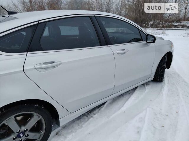 Сірий Форд Фьюжен, об'ємом двигуна 2 л та пробігом 179 тис. км за 9700 $, фото 5 на Automoto.ua