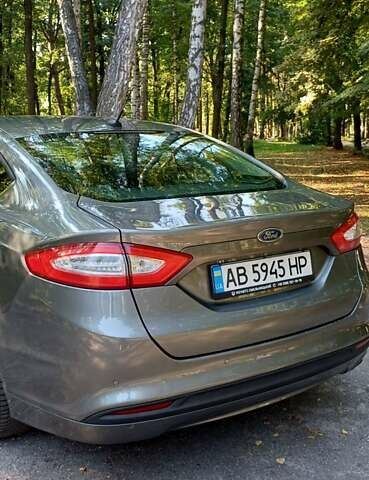 Серый Форд Фьюжн, объемом двигателя 2.49 л и пробегом 185 тыс. км за 9950 $, фото 4 на Automoto.ua
