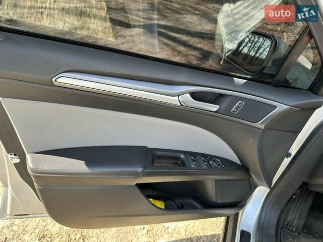 Серый Форд Фьюжн, объемом двигателя 2.49 л и пробегом 170 тыс. км за 10800 $, фото 17 на Automoto.ua
