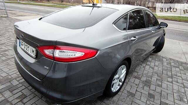 Серый Форд Фьюжн, объемом двигателя 2.5 л и пробегом 198 тыс. км за 11500 $, фото 7 на Automoto.ua