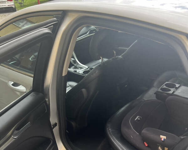 Серый Форд Фьюжн, объемом двигателя 2.49 л и пробегом 196 тыс. км за 9700 $, фото 8 на Automoto.ua