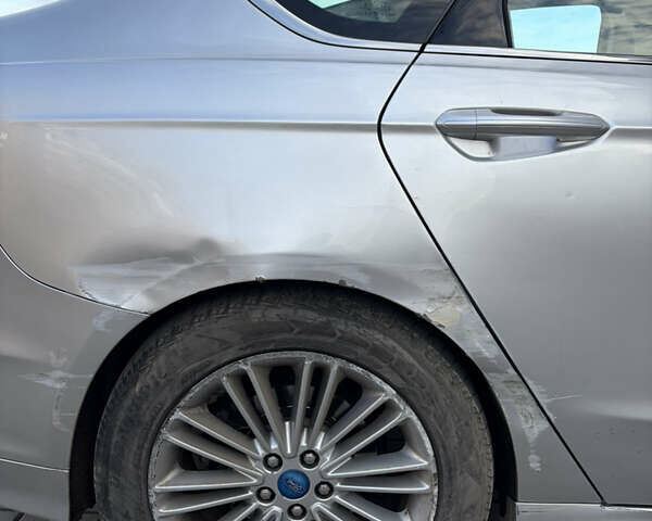 Серый Форд Фьюжн, объемом двигателя 2 л и пробегом 232 тыс. км за 7000 $, фото 4 на Automoto.ua