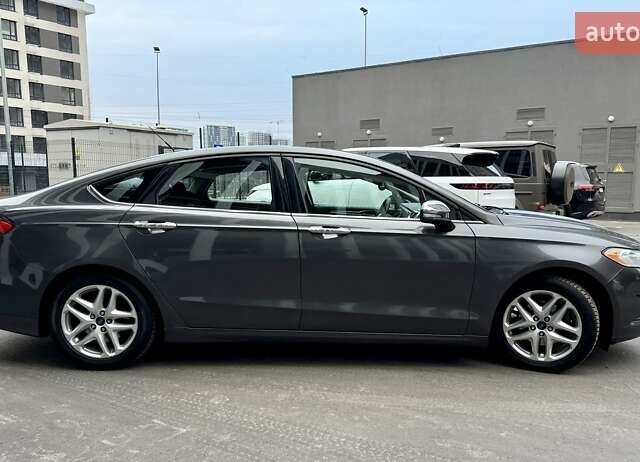 Серый Форд Фьюжн, объемом двигателя 2.5 л и пробегом 157 тыс. км за 9650 $, фото 6 на Automoto.ua