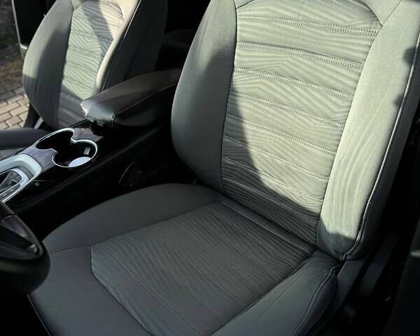 Серый Форд Фьюжн, объемом двигателя 2.49 л и пробегом 294 тыс. км за 9400 $, фото 7 на Automoto.ua