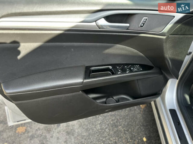 Форд Фьюжн 2015 в Киеве на Automoto.ua Серый Форд Фьюжн, объемом двигателя 2.4 л и пробегом 272 тыс. км за 7999 $, фото 14 на Automoto.ua