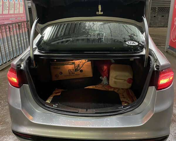 Серый Форд Фьюжн, объемом двигателя 2.5 л и пробегом 166 тыс. км за 10500 $, фото 14 на Automoto.ua