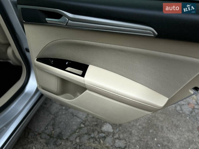 Сірий Форд Фьюжен, об'ємом двигуна 2.49 л та пробігом 290 тис. км за 8899 $, фото 32 на Automoto.ua