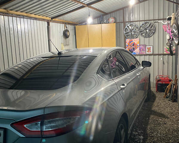 Сірий Форд Фьюжен, об'ємом двигуна 2.5 л та пробігом 177 тис. км за 11000 $, фото 3 на Automoto.ua