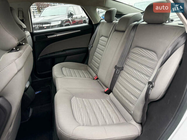 Сірий Форд Фьюжен, об'ємом двигуна 2 л та пробігом 148 тис. км за 11500 $, фото 22 на Automoto.ua