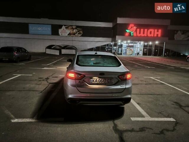 Серый Форд Фьюжн, объемом двигателя 2 л и пробегом 135 тыс. км за 10500 $, фото 6 на Automoto.ua
