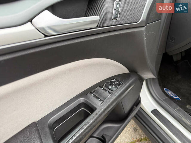 Сірий Форд Фьюжен, об'ємом двигуна 2 л та пробігом 148 тис. км за 11500 $, фото 11 на Automoto.ua