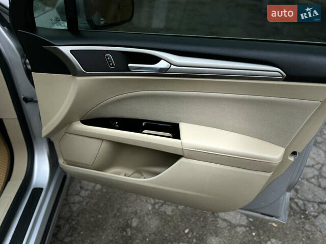 Сірий Форд Фьюжен, об'ємом двигуна 2.49 л та пробігом 290 тис. км за 8899 $, фото 33 на Automoto.ua