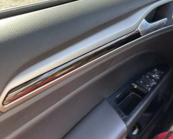 Сірий Форд Фьюжен, об'ємом двигуна 2 л та пробігом 129 тис. км за 12000 $, фото 37 на Automoto.ua