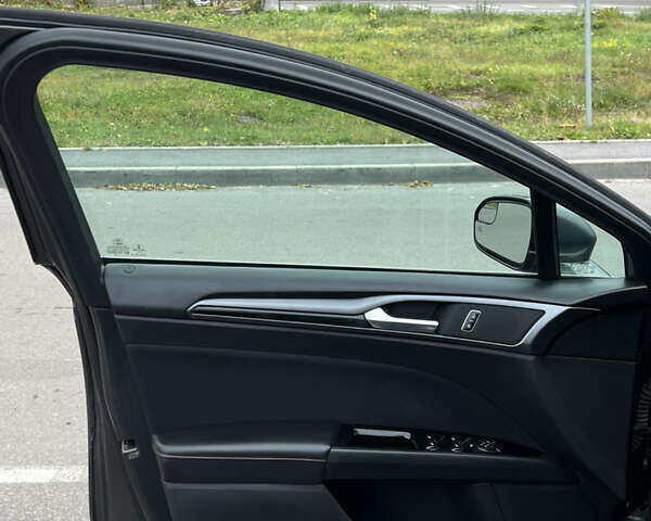 Серый Форд Фьюжн, объемом двигателя 2 л и пробегом 250 тыс. км за 9200 $, фото 21 на Automoto.ua