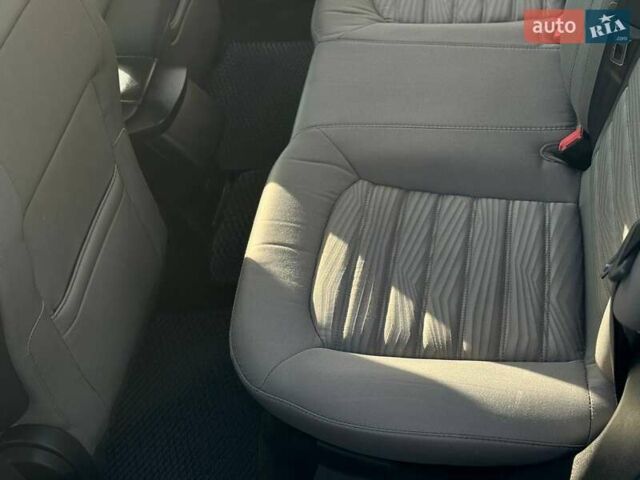 Серый Форд Фьюжн, объемом двигателя 2.49 л и пробегом 294 тыс. км за 9400 $, фото 9 на Automoto.ua