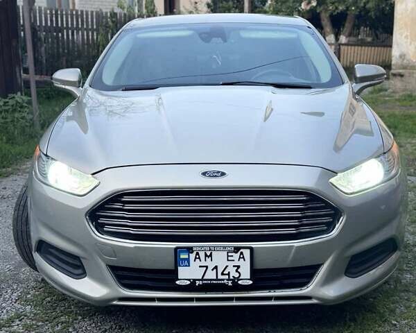 Сірий Форд Фьюжен, об'ємом двигуна 2.5 л та пробігом 240 тис. км за 10000 $, фото 9 на Automoto.ua