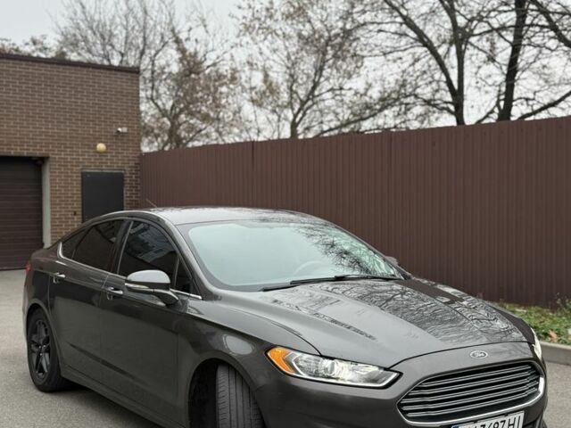 Серый Форд Фьюжн, объемом двигателя 2.5 л и пробегом 170 тыс. км за 7950 $, фото 7 на Automoto.ua