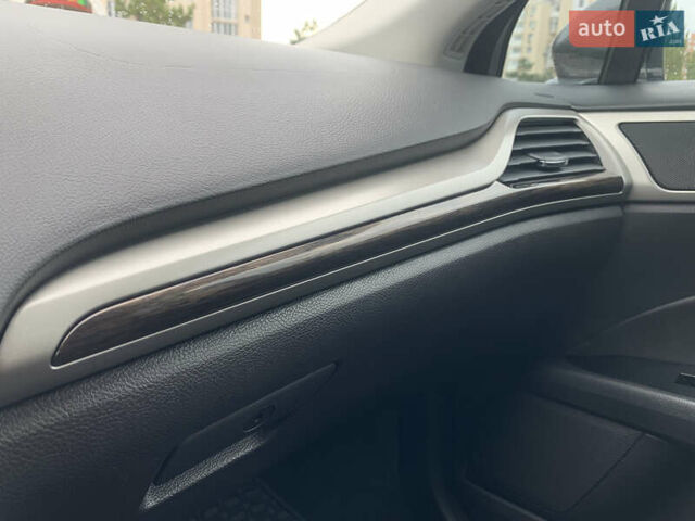 Сірий Форд Фьюжен, об'ємом двигуна 1.5 л та пробігом 130 тис. км за 9200 $, фото 19 на Automoto.ua