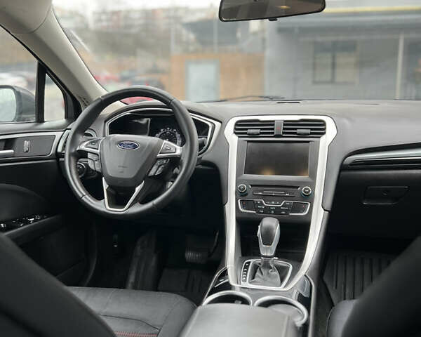 Серый Форд Фьюжн, объемом двигателя 2.5 л и пробегом 211 тыс. км за 9700 $, фото 14 на Automoto.ua