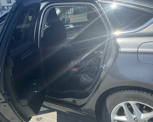 Форд Фьюжн 2015 в Львове на Automoto.ua Серый Форд Фьюжн, объемом двигателя 2.5 л и пробегом 201 тыс. км за 9999 $, фото 18 на Automoto.ua