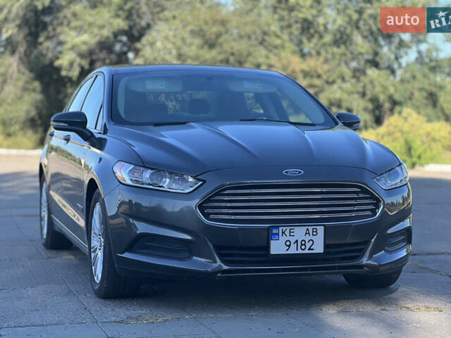 Сірий Форд Фьюжен, об'ємом двигуна 2 л та пробігом 138 тис. км за 11200 $, фото 3 на Automoto.ua