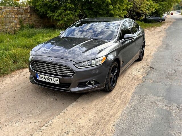 Серый Форд Фьюжн, объемом двигателя 2.5 л и пробегом 107 тыс. км за 9300 $, фото 2 на Automoto.ua