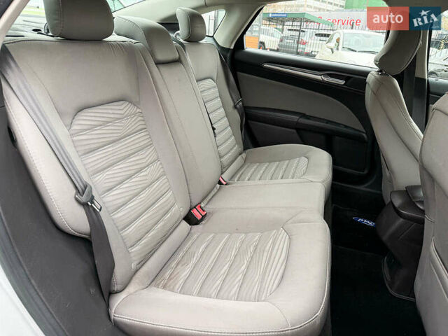 Сірий Форд Фьюжен, об'ємом двигуна 2 л та пробігом 148 тис. км за 11500 $, фото 19 на Automoto.ua