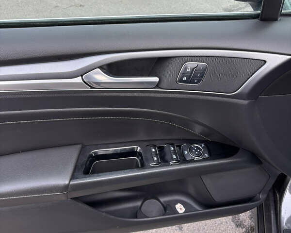 Серый Форд Фьюжн, объемом двигателя 2 л и пробегом 157 тыс. км за 12900 $, фото 9 на Automoto.ua