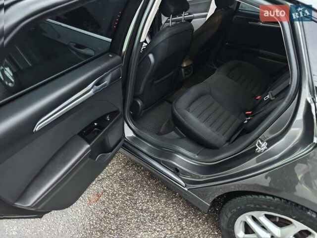 Серый Форд Фьюжн, объемом двигателя 2.49 л и пробегом 180 тыс. км за 9999 $, фото 32 на Automoto.ua