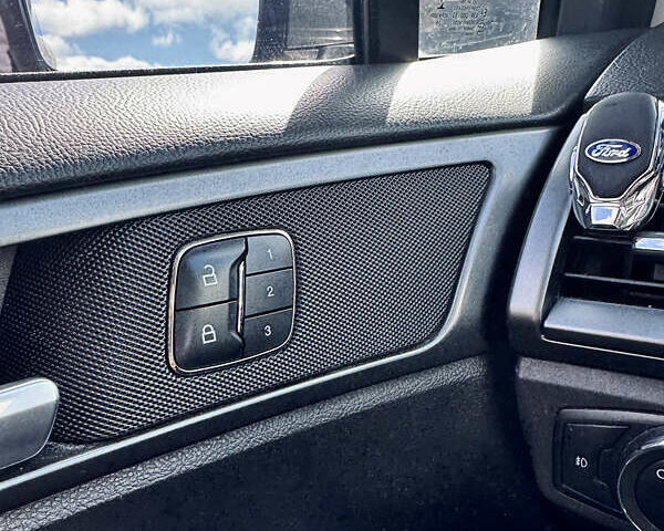 Серый Форд Фьюжн, объемом двигателя 2 л и пробегом 158 тыс. км за 12600 $, фото 13 на Automoto.ua