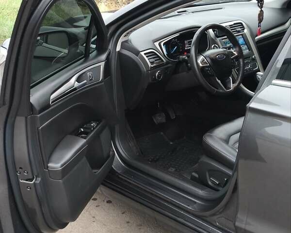 Сірий Форд Фьюжен, об'ємом двигуна 2 л та пробігом 155 тис. км за 12500 $, фото 20 на Automoto.ua
