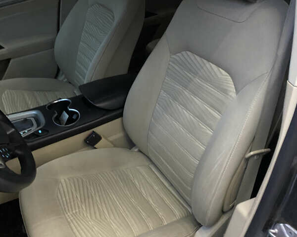 Серый Форд Фьюжн, объемом двигателя 2.49 л и пробегом 167 тыс. км за 5599 $, фото 7 на Automoto.ua