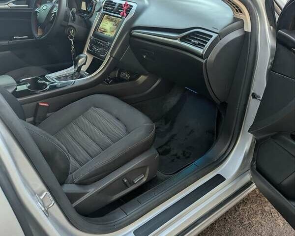 Сірий Форд Фьюжен, об'ємом двигуна 2.49 л та пробігом 138 тис. км за 10500 $, фото 5 на Automoto.ua