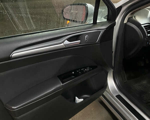 Серый Форд Фьюжн, объемом двигателя 2.5 л и пробегом 166 тыс. км за 10500 $, фото 17 на Automoto.ua