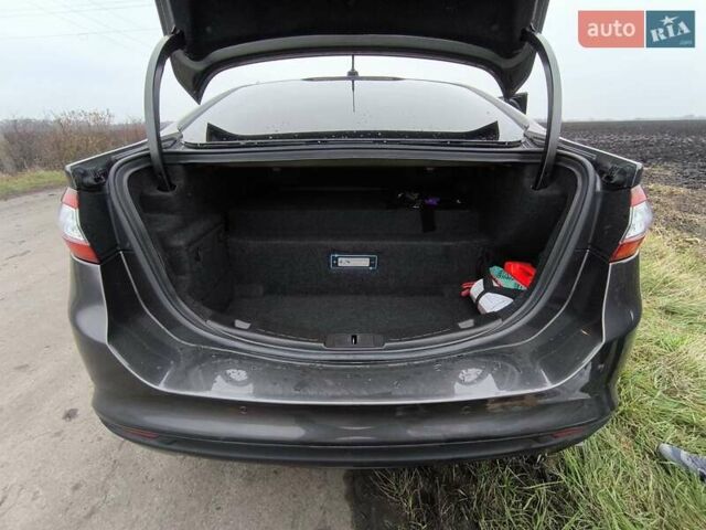 Сірий Форд Фьюжен, об'ємом двигуна 2 л та пробігом 155 тис. км за 12500 $, фото 10 на Automoto.ua