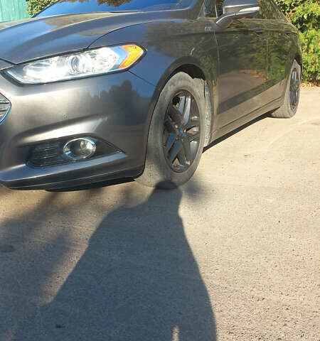 Серый Форд Фьюжн, объемом двигателя 2.49 л и пробегом 162 тыс. км за 11800 $, фото 2 на Automoto.ua