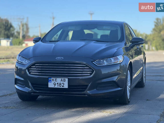 Сірий Форд Фьюжен, об'ємом двигуна 2 л та пробігом 138 тис. км за 11200 $, фото 2 на Automoto.ua