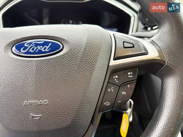 Сірий Форд Фьюжен, об'ємом двигуна 2 л та пробігом 148 тис. км за 11500 $, фото 6 на Automoto.ua