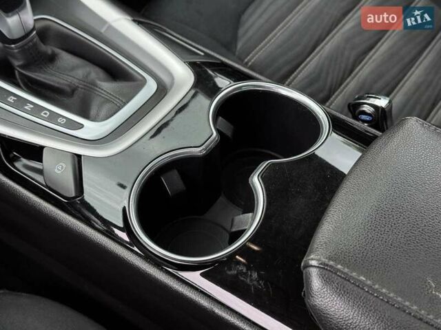 Серый Форд Фьюжн, объемом двигателя 2.5 л и пробегом 270 тыс. км за 8890 $, фото 26 на Automoto.ua