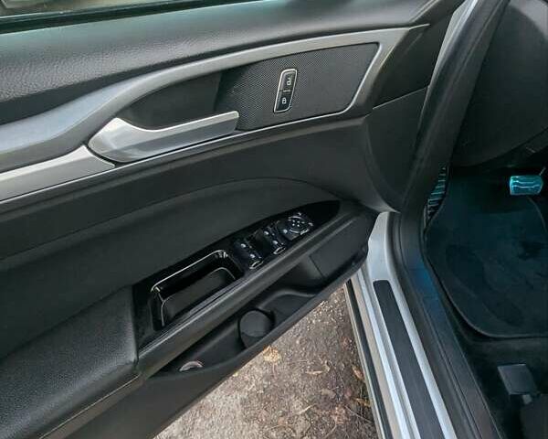 Сірий Форд Фьюжен, об'ємом двигуна 2.49 л та пробігом 138 тис. км за 10500 $, фото 10 на Automoto.ua