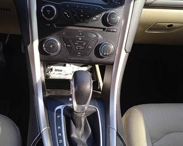 Серый Форд Фьюжн, объемом двигателя 2.5 л и пробегом 286 тыс. км за 9500 $, фото 9 на Automoto.ua