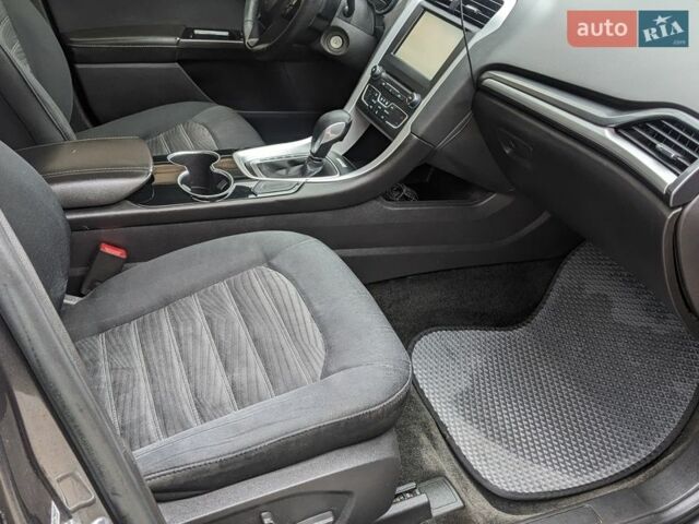 Серый Форд Фьюжн, объемом двигателя 2.5 л и пробегом 263 тыс. км за 8400 $, фото 11 на Automoto.ua