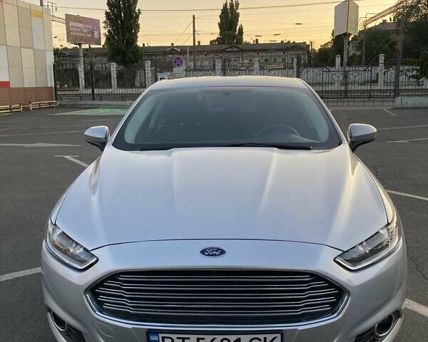 Серый Форд Фьюжн, объемом двигателя 2.5 л и пробегом 190 тыс. км за 9600 $, фото 7 на Automoto.ua