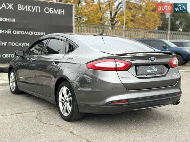 Серый Форд Фьюжн, объемом двигателя 2 л и пробегом 255 тыс. км за 10999 $, фото 3 на Automoto.ua