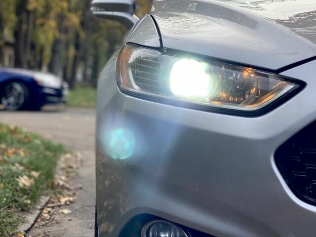 Сірий Форд Фьюжен, об'ємом двигуна 2 л та пробігом 167 тис. км за 12600 $, фото 14 на Automoto.ua